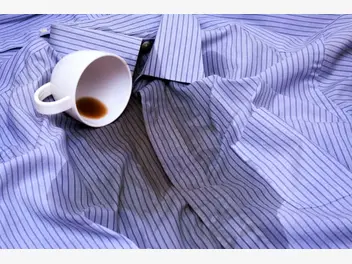 Ilustracja artykułu plamy z kawy - najlepsze sposoby na usuwanie plam z kawy
