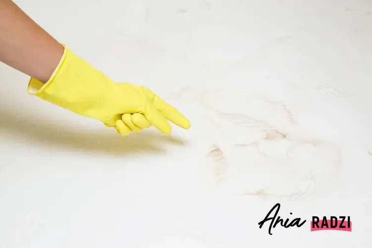 Pranie materaca w domu można zrobic samodzielnie sięgając po domowe sposoby i metody czyszczenia.