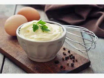 Ilustracja artykułu jak zrobić majonez krok po kroku – oto najlepsze domowe przepisy