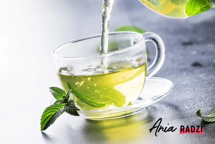 Parzenie zielonej herbaty i właściwości zielonej herbaty, czyli  ile parzyć zieloną herbatę i ile razy