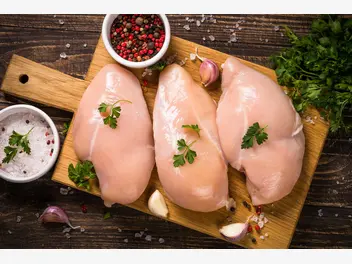 Ilustracja artykułu jak ugotować pierś z kurczaka? praktyczny przepis krok po kroku