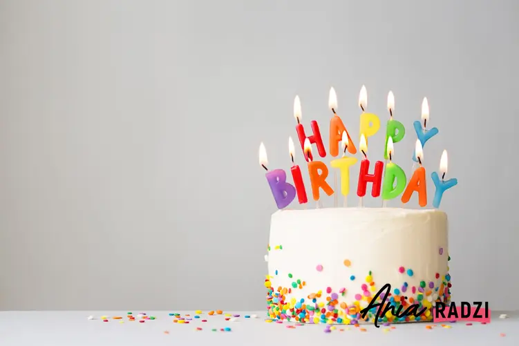 Tort urodzinowy ze świeczkami, a także najlepsze przepisy jak zrobić tort urodzinowy