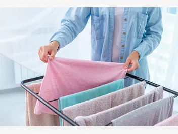 Ilustracja artykułu wybieramy stojącą suszarkę na pranie - rodzaje, ceny, opinie
