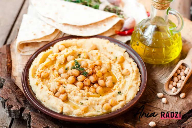 Hummus domowy z ciecierzycy, a także przepis i porady, jak zrobić hummus