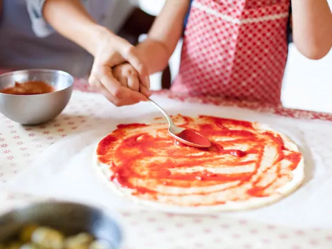 Najlepsze domowe przepisy na pizzę