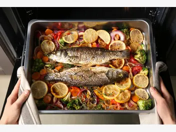 Ilustracja artykułu jak przygotować rybę w piekarniku? przedstawiamy krok po kroku
