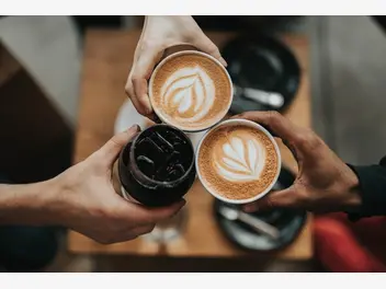 Ilustracja artykułu wpadnij na kawę! bon ton podawania i picia kawy