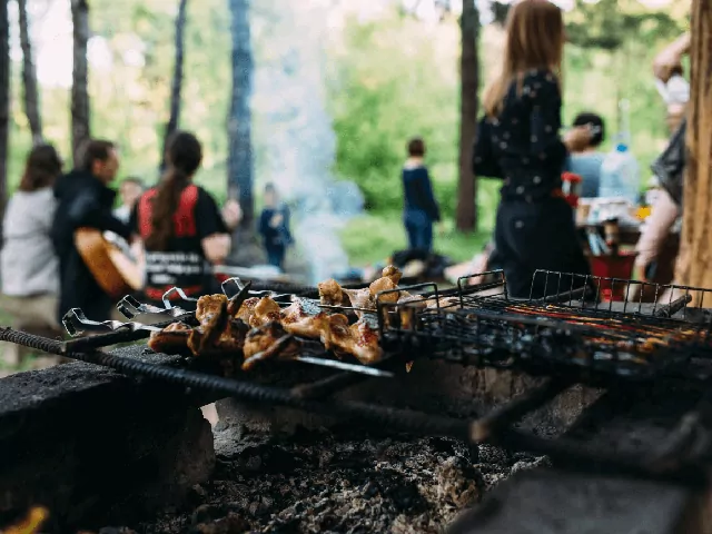 Jak zorganizować grill party?