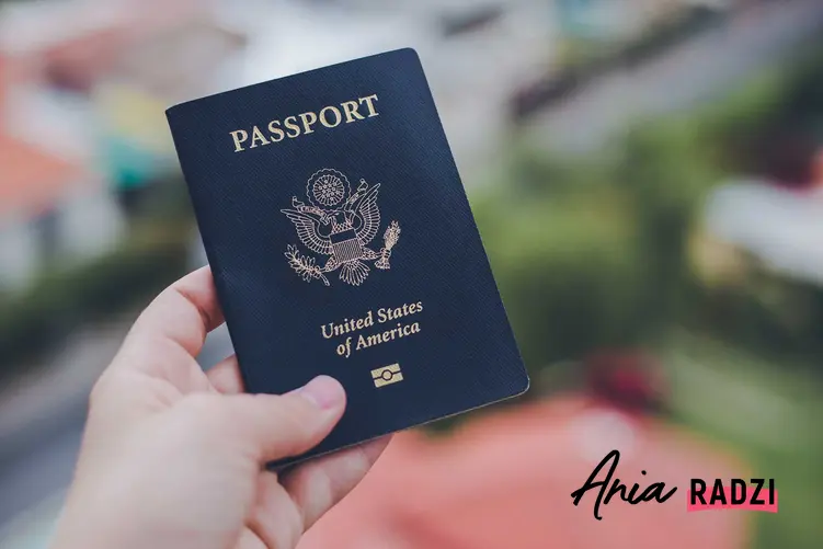 Brak paszportu lub dokumentów to jeden z błędów popełnianych przy pakowaniu się do samolotu, a także inne błędy podczas wakacji