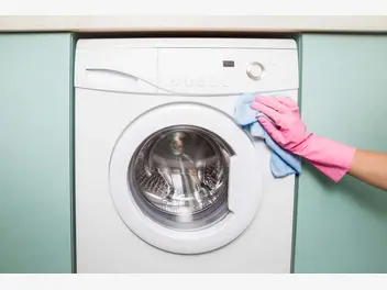 Ilustracja artykułu jak wyczyścić pralkę tabletką do zmywarki? oto 5 ważnych zasad