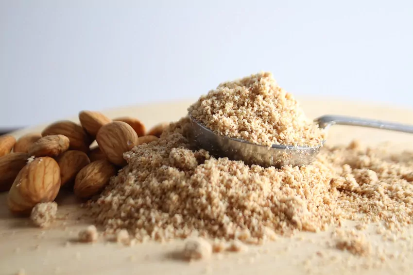 Jakiej mąki używać na diecie niskowęglowodanowej? Mąka keto-friendly na diecie low-carb