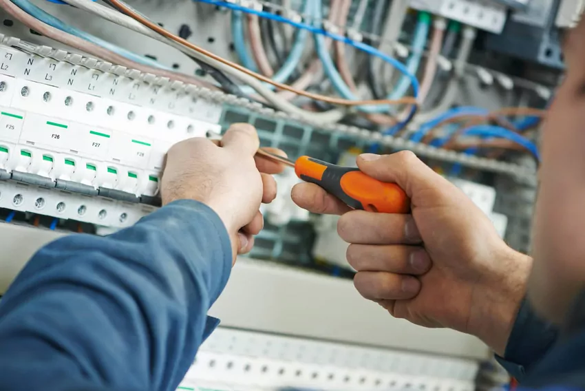 Zakupy online czy stacjonarne? Kupuj w Elektrogiełdzie tak jak lubisz! Wybierz zakupy online lub stacjonarne