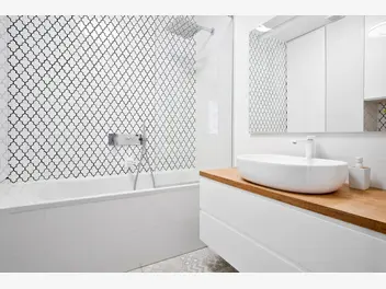 Ilustracja artykułu jakie płytki sprawdzą się w małej łazience z prysznicem?