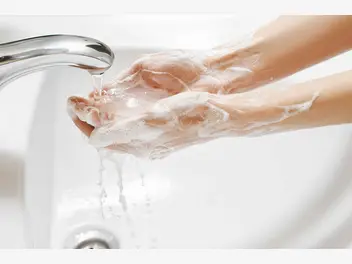 Ilustracja artykułu jak myć ręce? praktyczna instrukcja prawidłowego mycia rąk