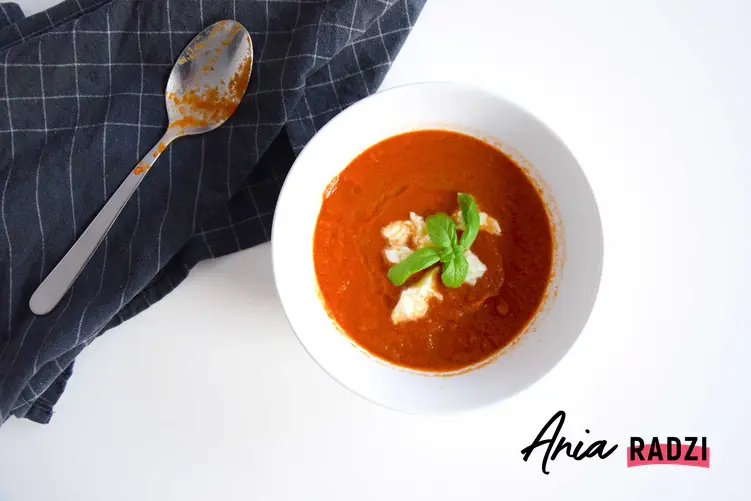 Zupa pomidorowa, a także jak zrobić zupę pomidorową i krem z pomirodów