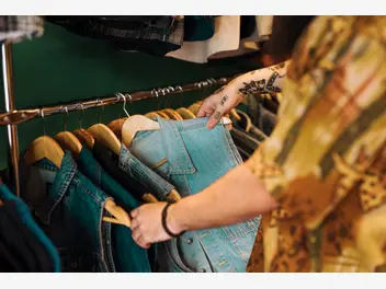 Ilustracja artykułu własny sklep z odzieżą używaną — jak otworzyć second hand?
