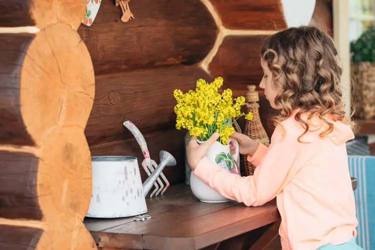 Domek drewniany dla dzieci – inspiracje i pomysły aranżacyjne