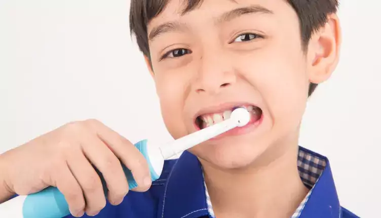 Szczoteczka Oral-B zapobiega próchnicy dzieci.