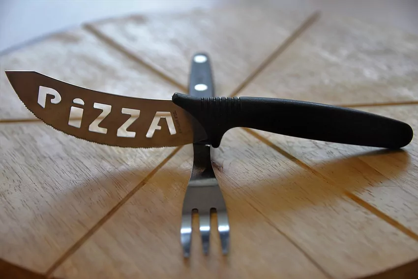 Wybieraj sztućce gastronomiczne wykonane ze stali nierdzewnej 18/10 – są odporne na korozję, łatwe w czyszczeniu i idealne do intensywnej eksploatacji Sztućce