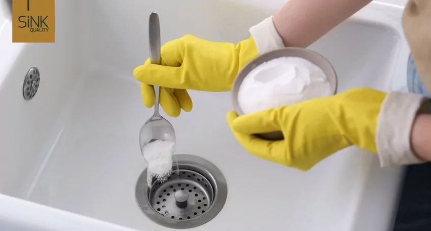 Do codziennego sprzątania domu używaj sody i octu, które skutecznie usuwają zabrudzenia i są bezpieczne dla zdrowia Sprzątanie sodą