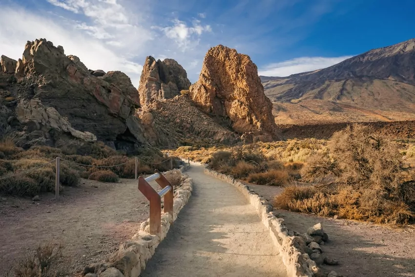 Wybierz trekking po wulkanie Teide, by zobaczyć niezwykłe krajobrazy wyspy Teneryfa