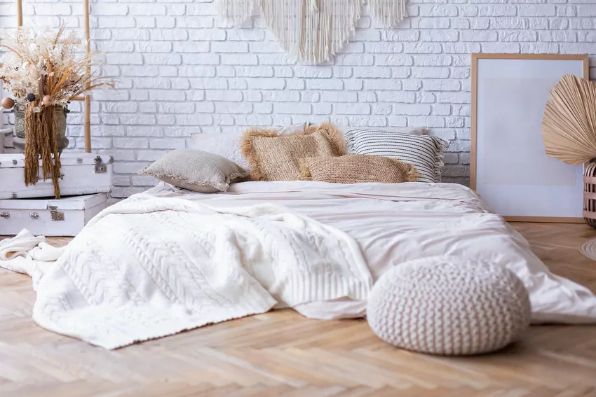 Materac może leżeć na podłodze, ale trzeba zadbać o pewne kwestie Materac na podłodze