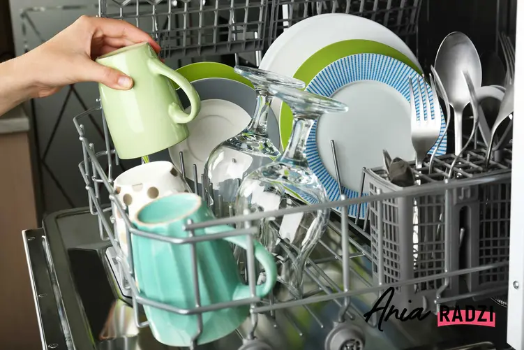 Naczynia w zmywarce oraz porady, jak układać naczynia w zmywarce i sposoby, jak rozmieścić naczynia w zmywarce