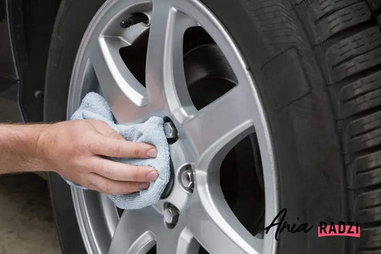 Czyszczenie aluminium przy samochodzie domowym sposobem oraz porady, jak wyczyścić aluminium i czym umyć aluminium