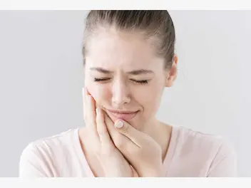 Ilustracja artykułu domowe sposoby na ból zęba – 4 skuteczne metody na łagodzenie bólu
