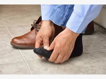 Ilustracja artykułu jak rozciągnąć buty? 5 najlepszych sposobów na rozszerzenie butów