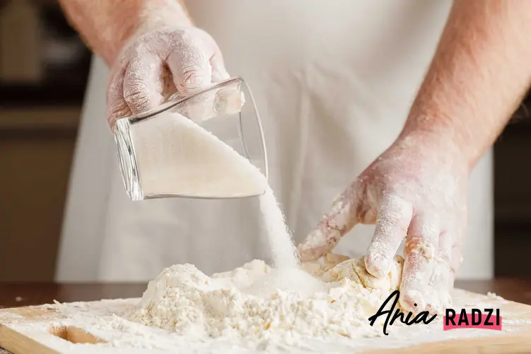 Masa solna podczas przygotowania oraz porady jak zrobić masę solną, czyli przepis na masę solną krok po kroku