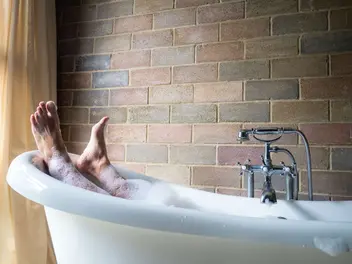 Ilustracja artykułu czym grożą zbyt gorące kąpiele? to może cię zaskoczyć!