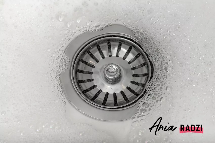 Domowe sposoby na odetkanie zlewu są ekologiczne, tanie i bezpieczne Odpływ w zlewie