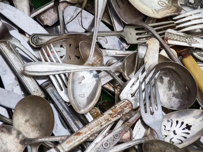 Gdzie wyrzucać stare sztućce