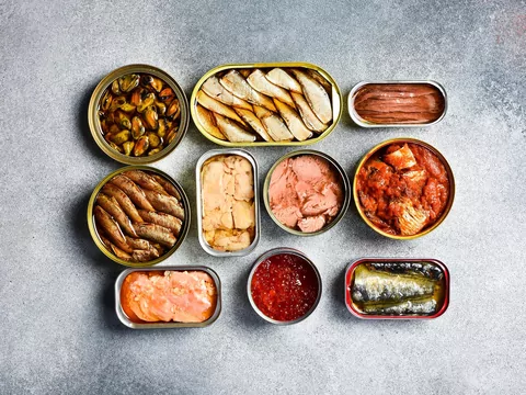 Gdzie wyrzucić puszkę po rybie