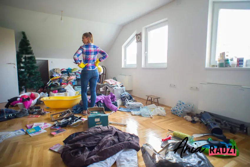 Lepiej przemyśleć decyzję wcześniej, niż później żałować zniszczonych pamiątek Bałagan na strychu