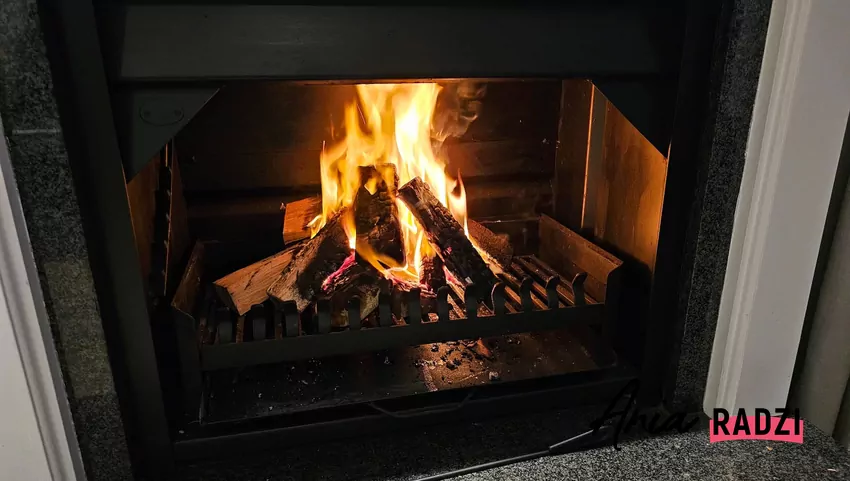 Nieopłacalny kominek otwarty