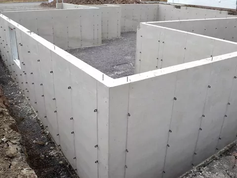 Oszczędzanie na fundamentach - skutki