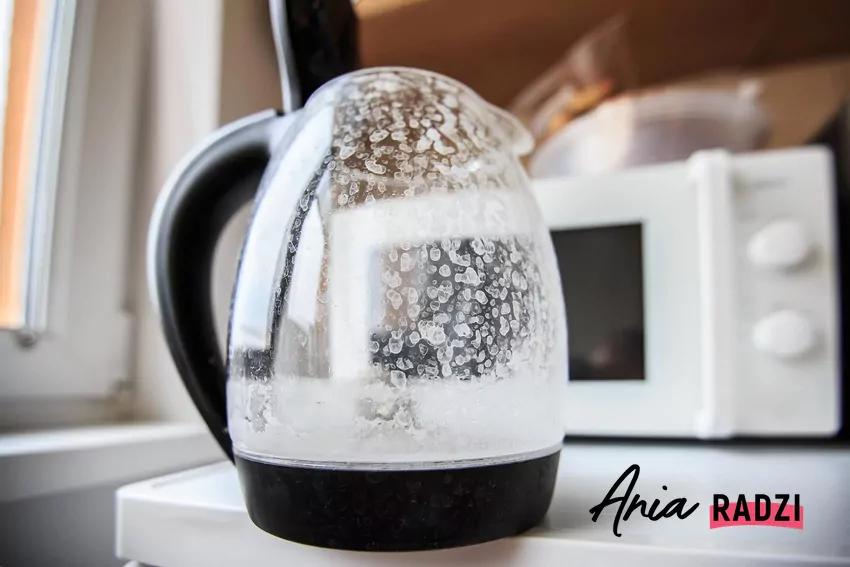 Gotująca się woda w czajniku