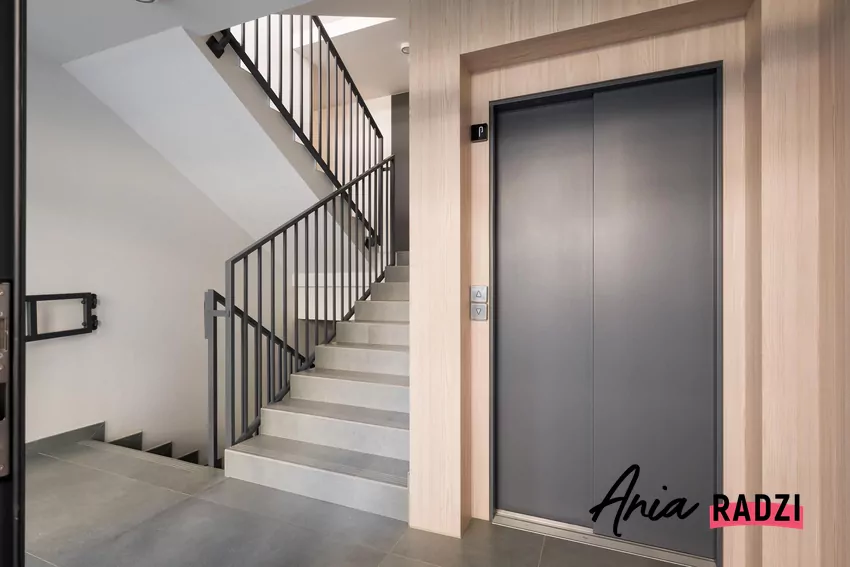 Nowoczesna klatka schodowa