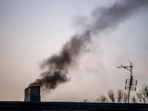 Co oznacza kolor dymu z komina?