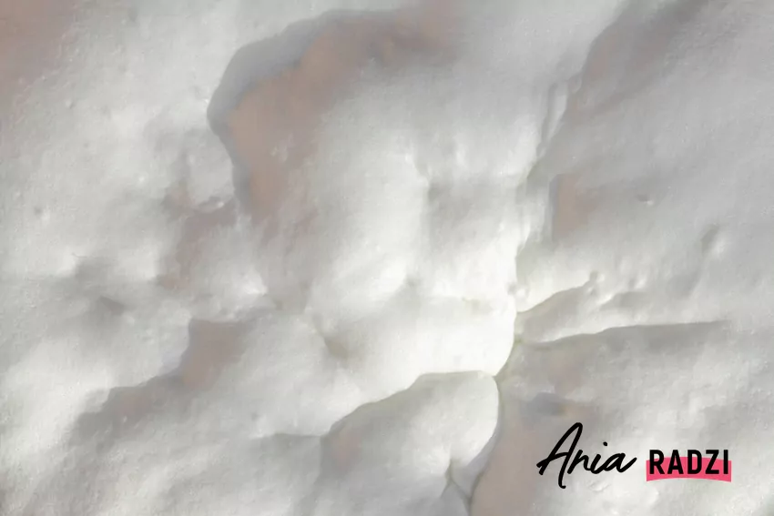 Ten materiał termoizolacyjny wzbudza kontrowersje pianka natryskowa, pianka PUR