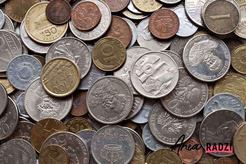 Monety z PRL coraz częściej interesują kolekcjonerów Stare monety PRL