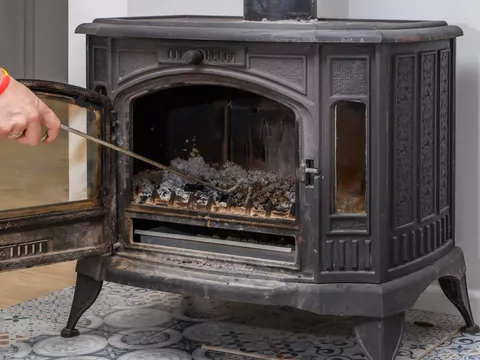 Aranżacje z kominkiem typu koza