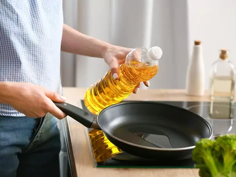 Gdzie wyrzucić butelkę po oleju?