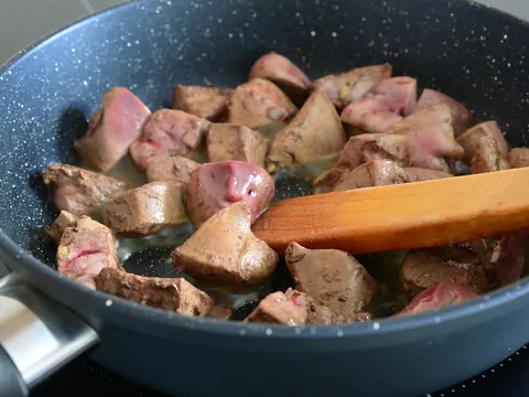 Sposób na miękką i soczystą wątróbkę