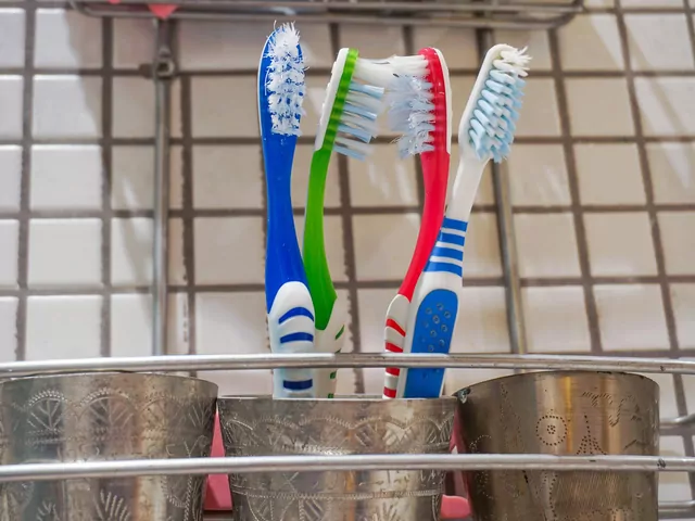 Gdzie wyrzucać szczoteczkę do zębów