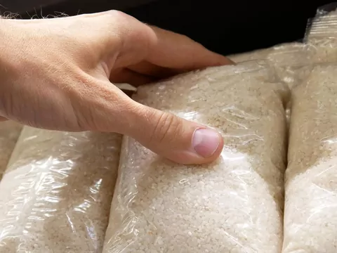 Gdzie wyrzucić woreczki po ryżu