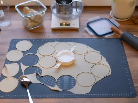 Mrożenie ciasta na pierogi