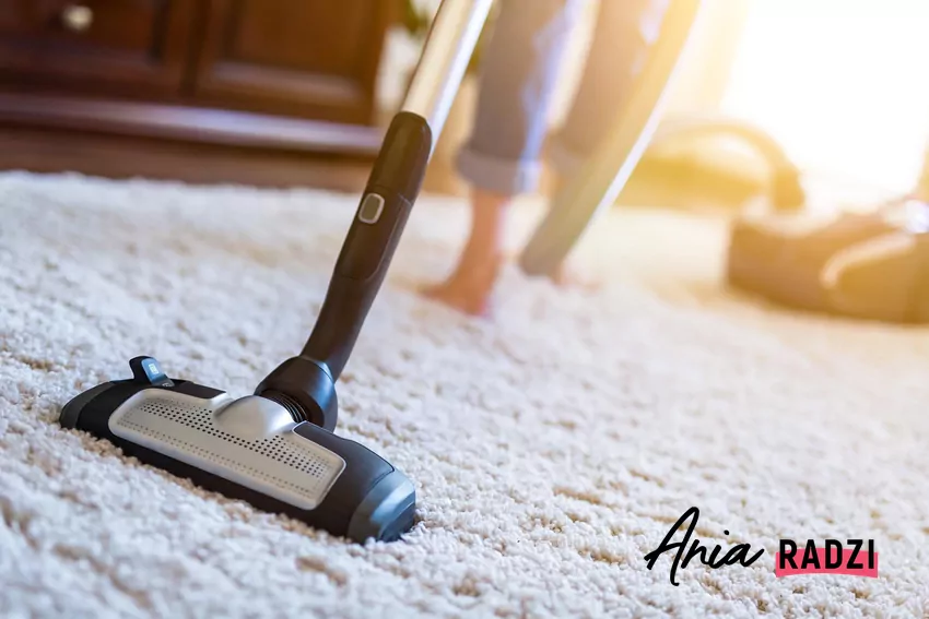 Odkurzanie dywanu